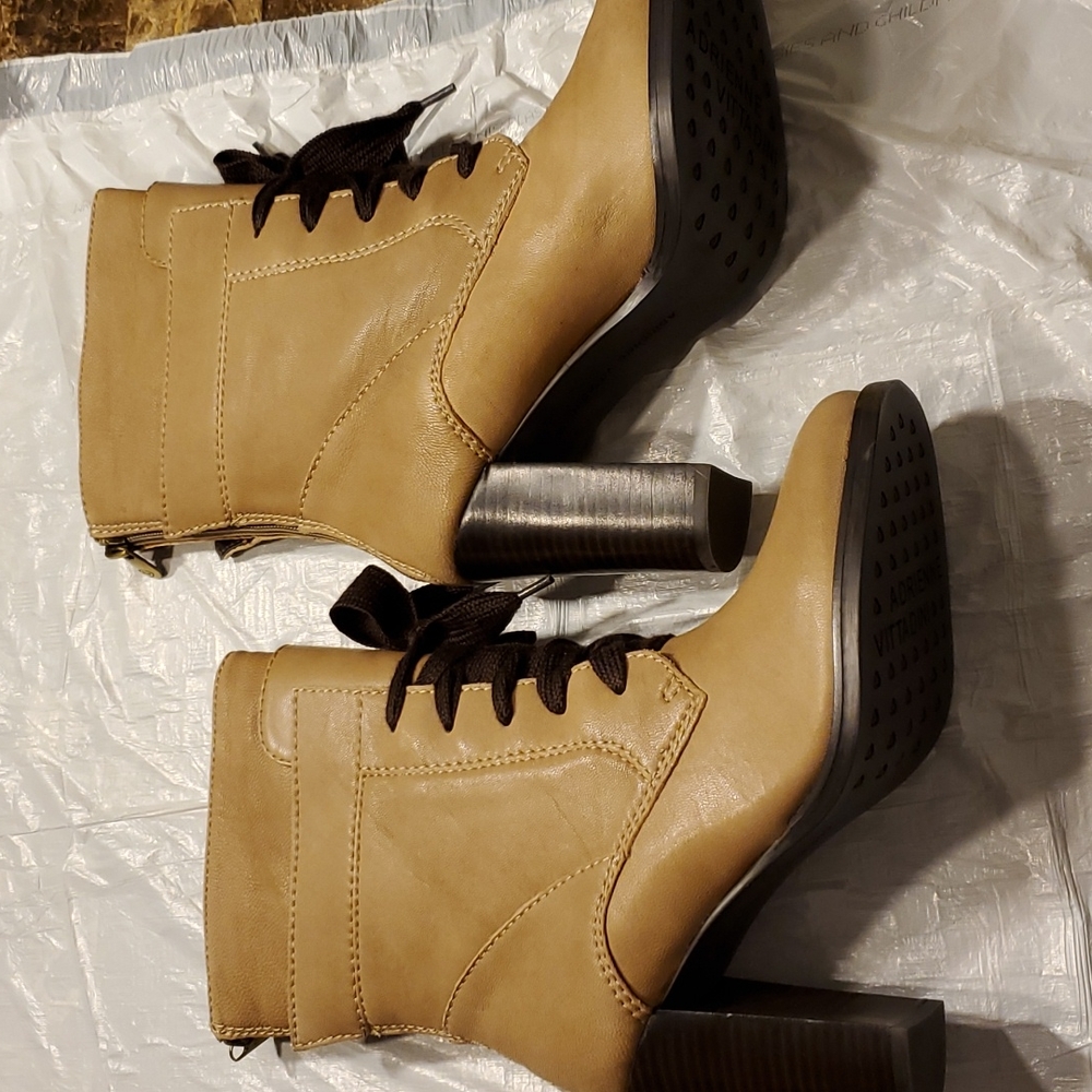 Adrienne Vittadini Boots Size 9